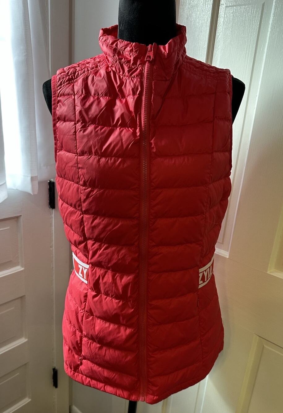 ZYIA Active Alpine Down Puffer Vest Women’s Large Red Quilted Logo Waistband EUC